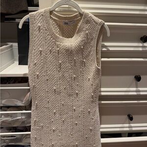 Zara Textured Cream Sleeveless Sweater